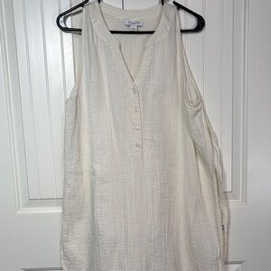 Chic Cream Sleeveless Blouse